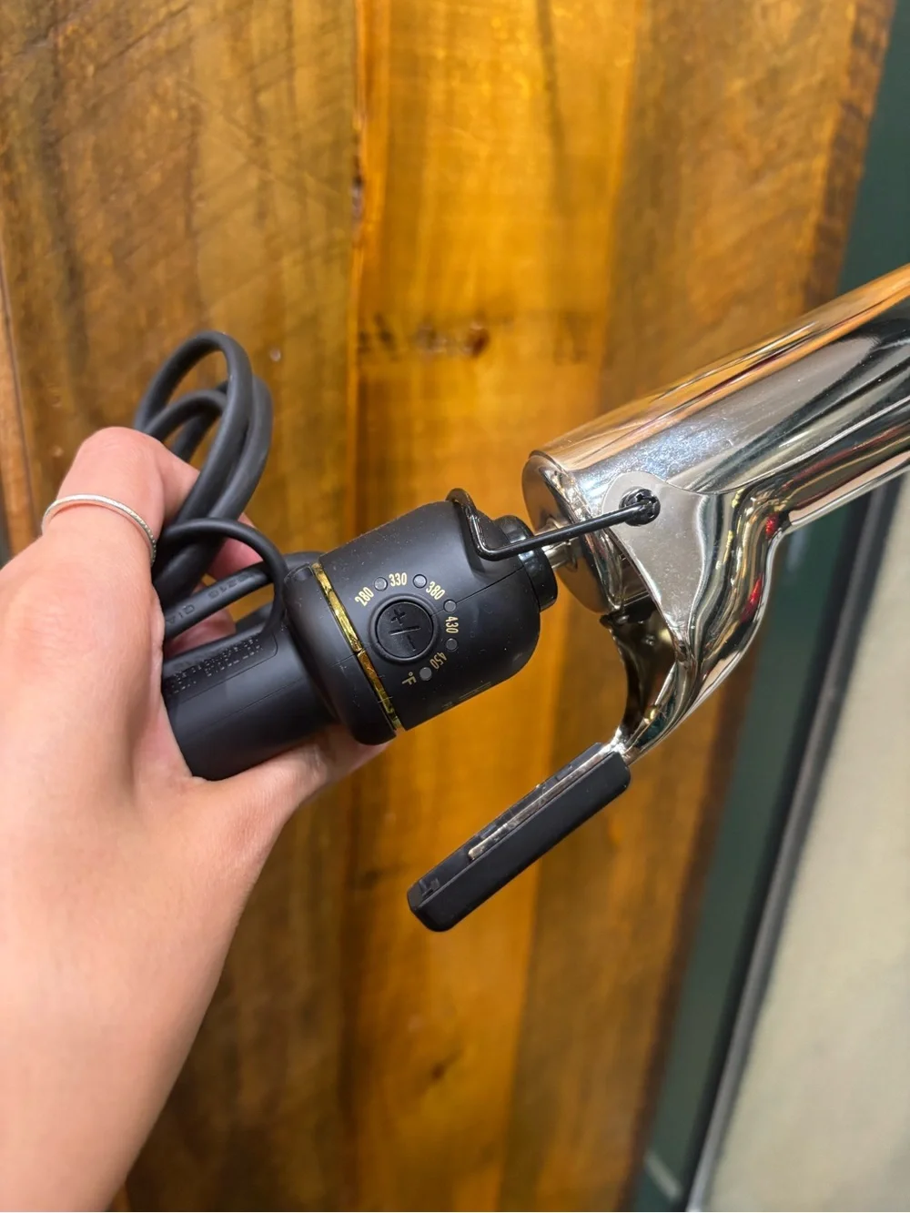 Hot Tools 24k Gold Professional 1.5” Curling Iron